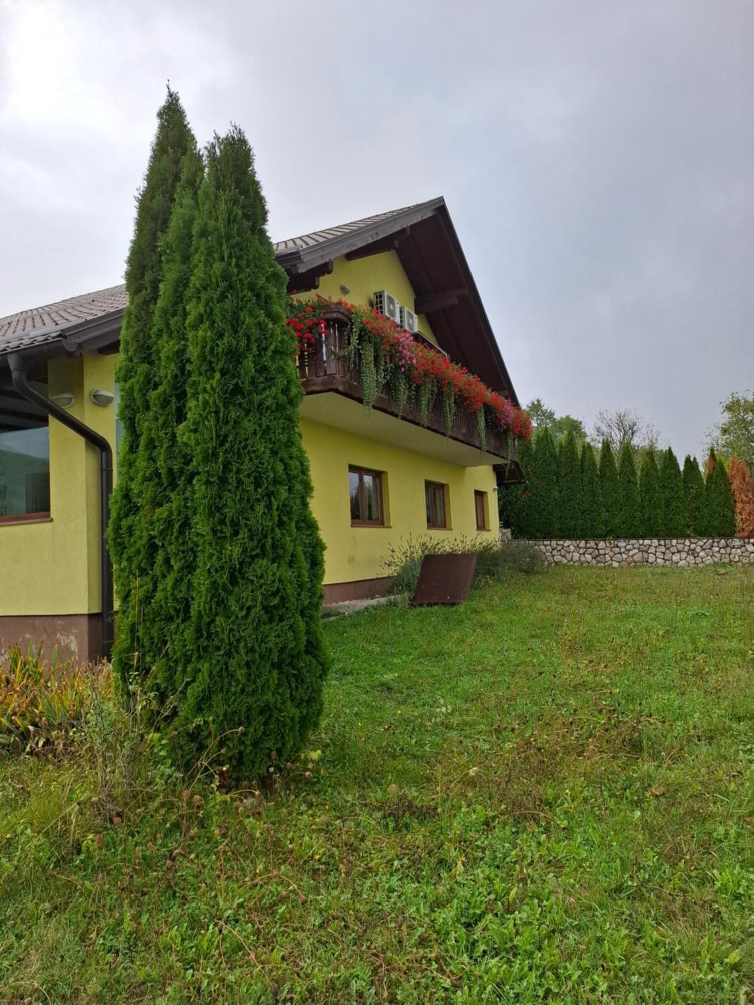Hotel House Mara Korenica Exteriér fotografie
