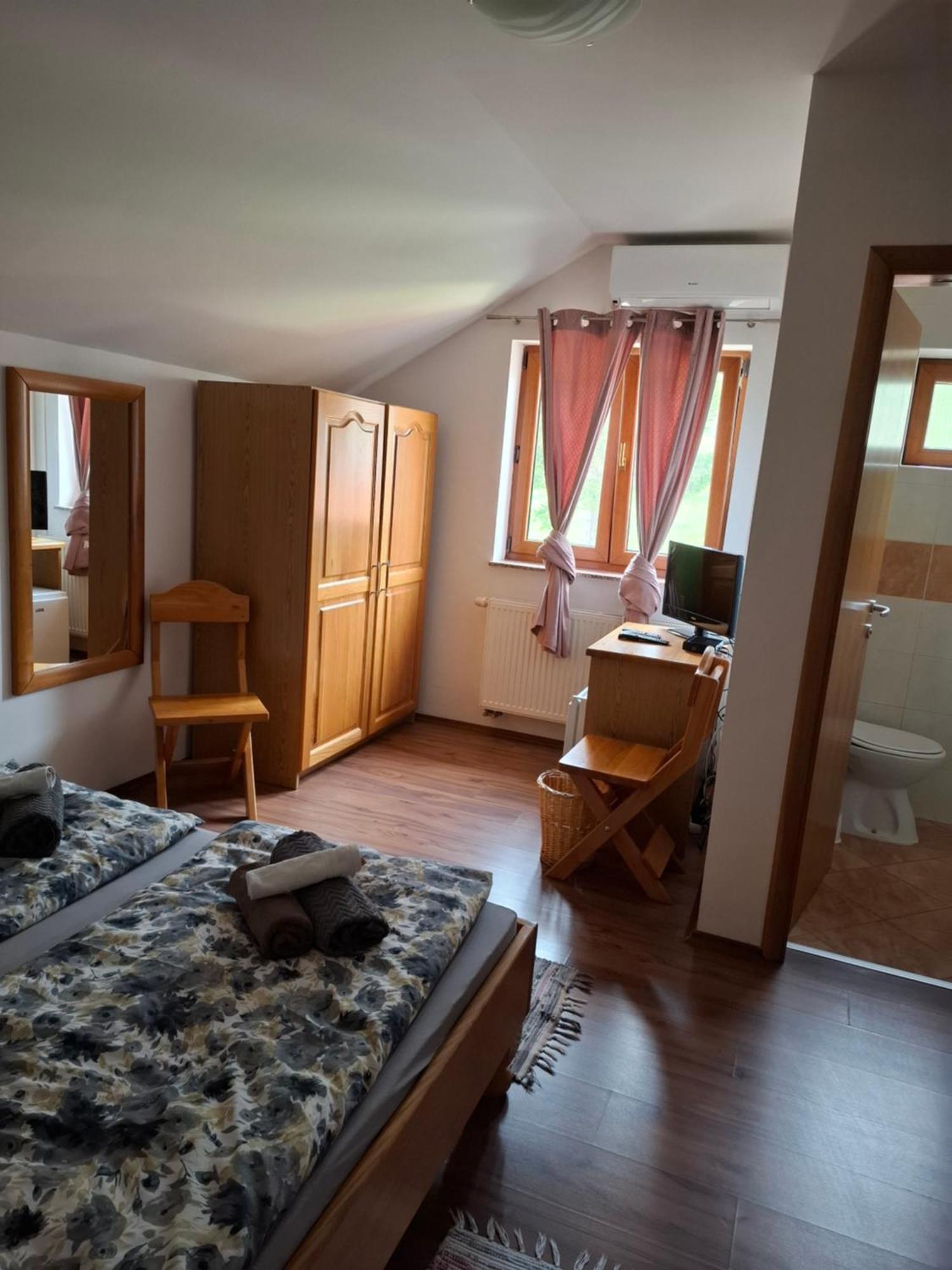 Hotel House Mara Korenica Exteriér fotografie